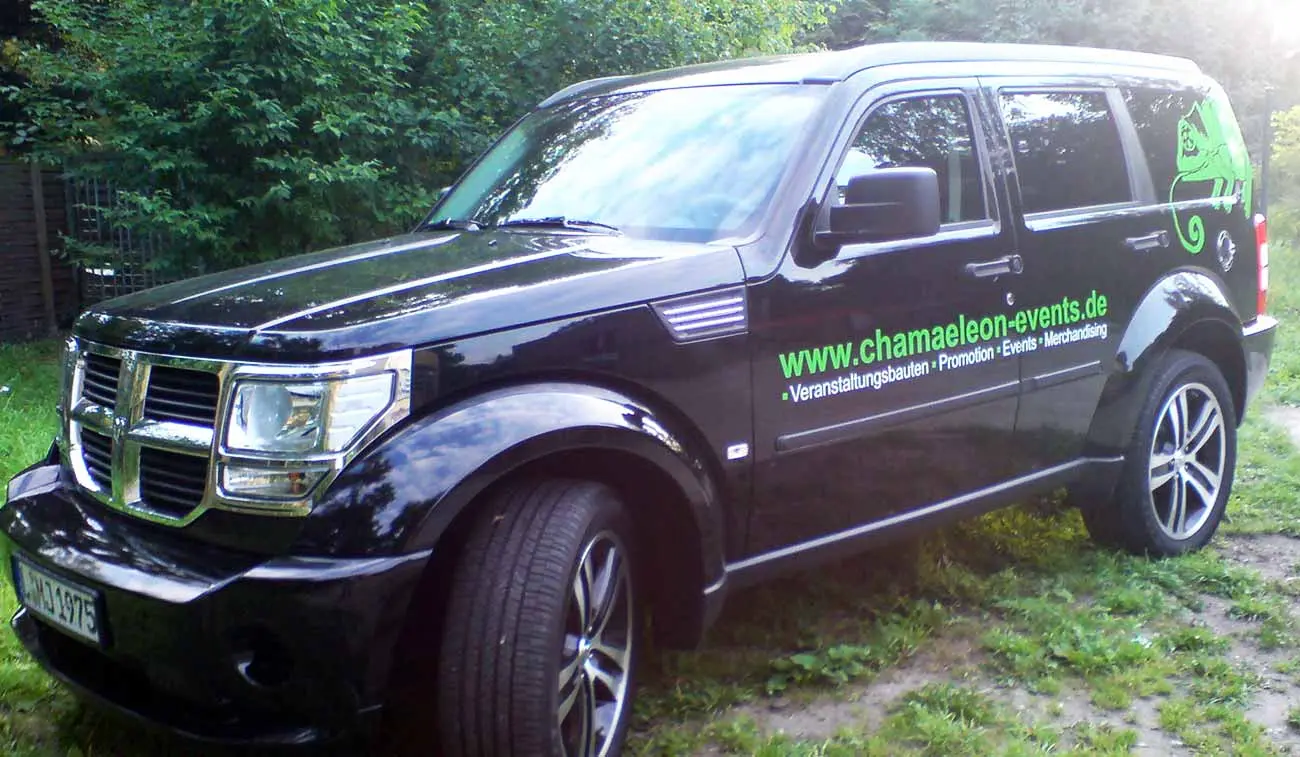 zweifarbige Fahrzeugbeschriftung Dodge Nitro