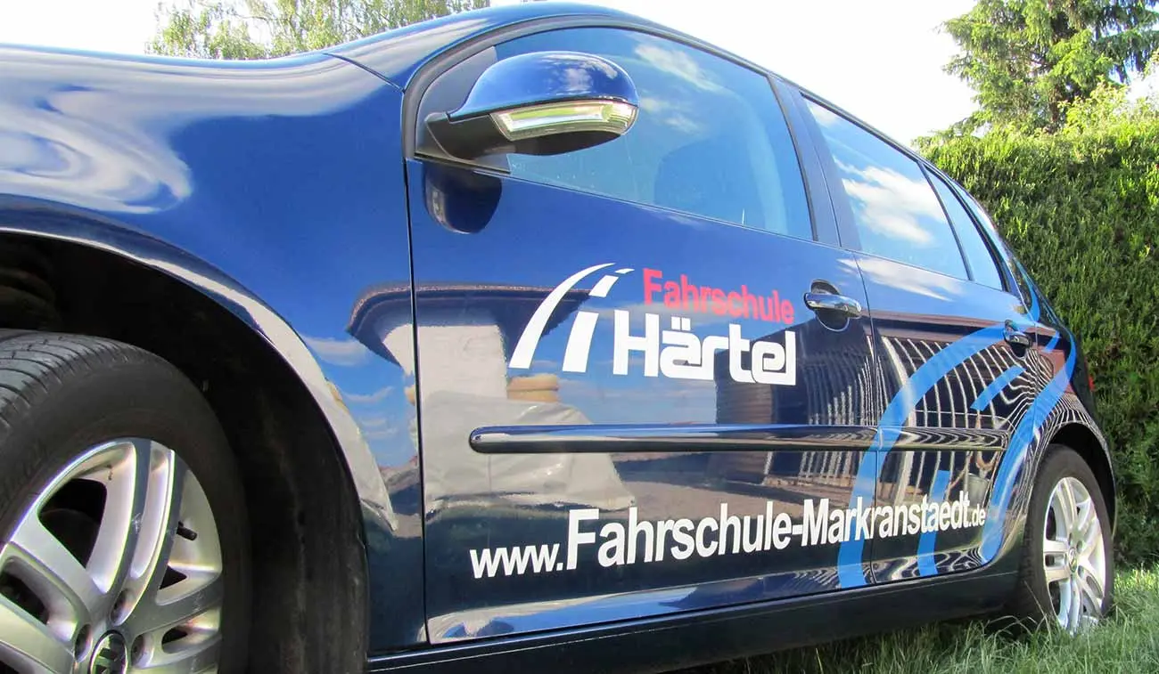 Fahrzeugbeschriftung Fahrschule Härtel