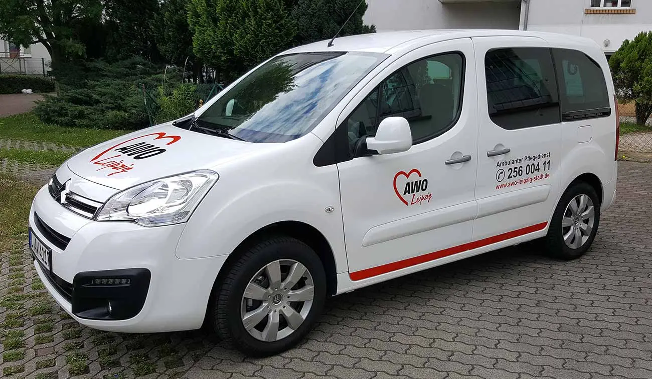 zweifarbige Autobeschriftung