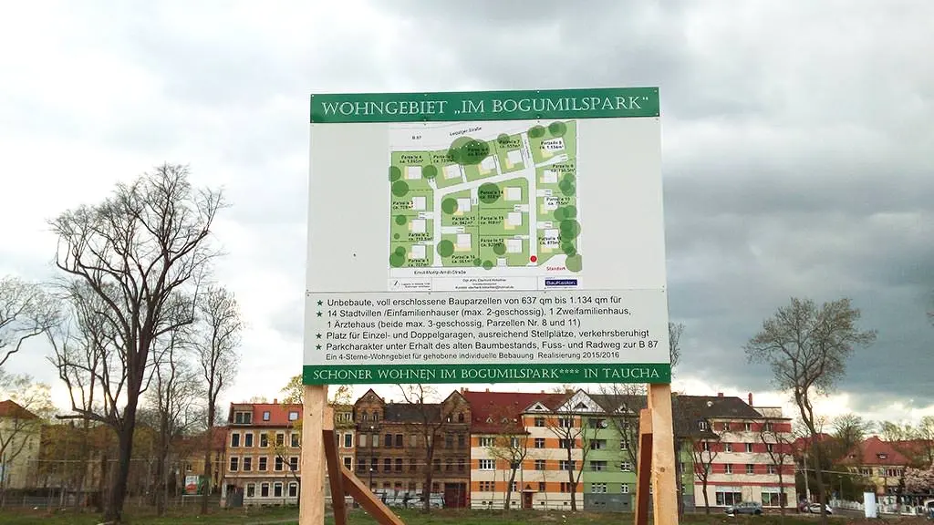 Bauschild mit Holzrahmen Bauschild mit Holzrahmen