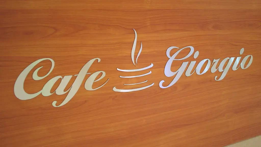 konturgeschnittenes Metall als Schild für Logo Schild Logo