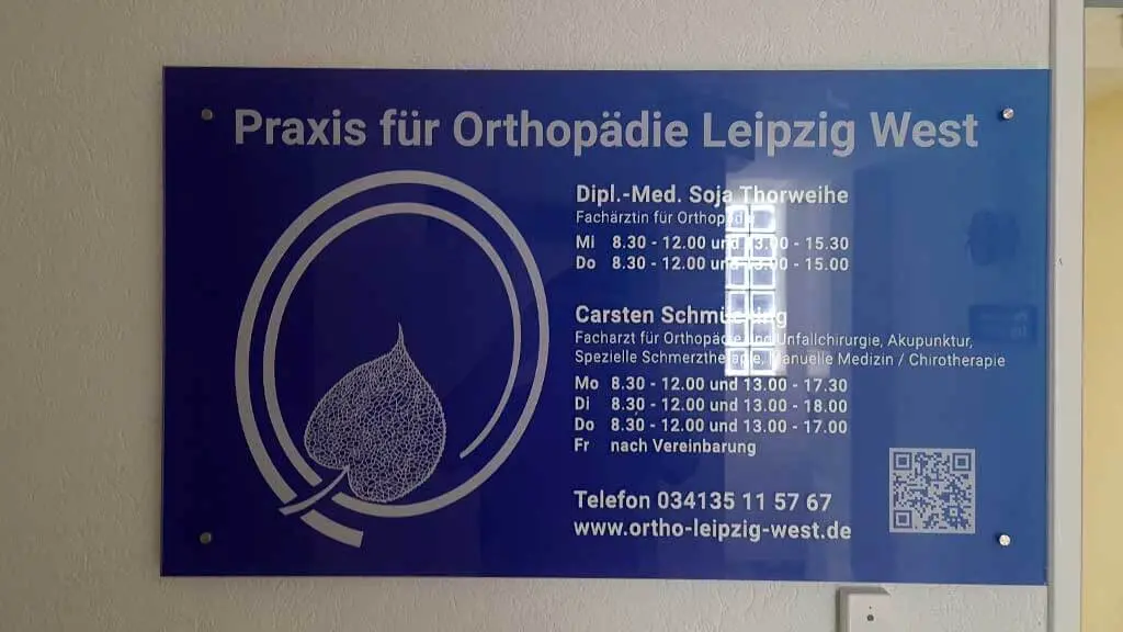 Acrylschild für Arztpraxis im Digitaldruck Firmenschild Arzt