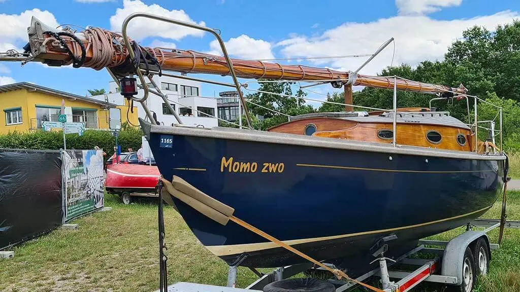 Bootsname Folienschrift in Gold Bootsbeschriftung