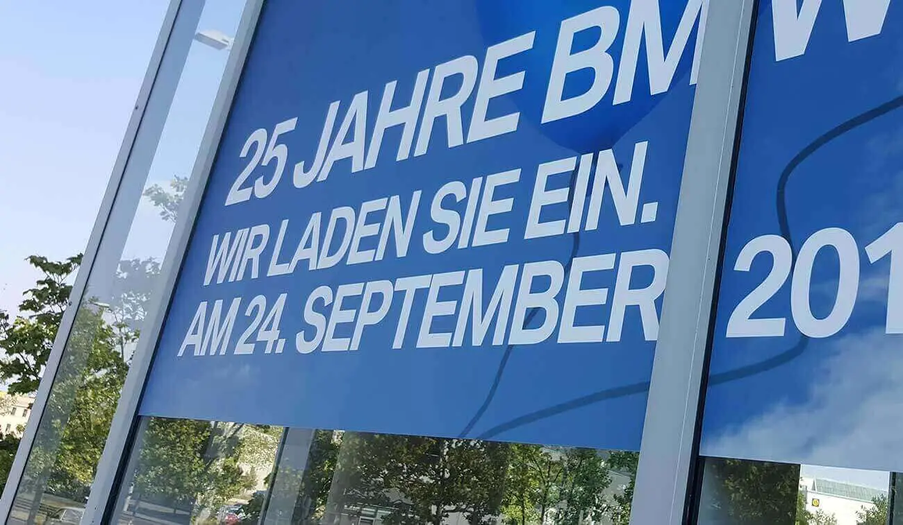 schaufenster beschriftung leipzig Schaufensterbeschriftung mit Fensterfolie