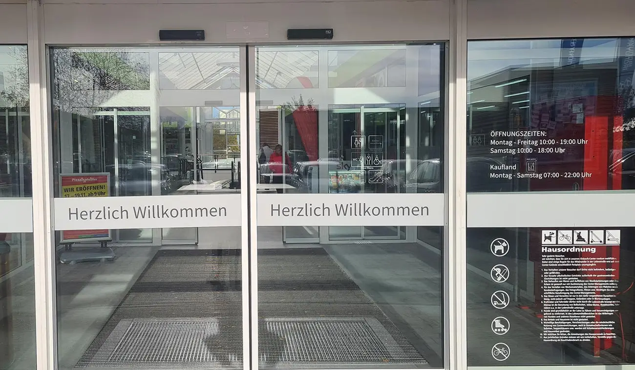 Schaufensterwerbung Schaufensterbeschriftung