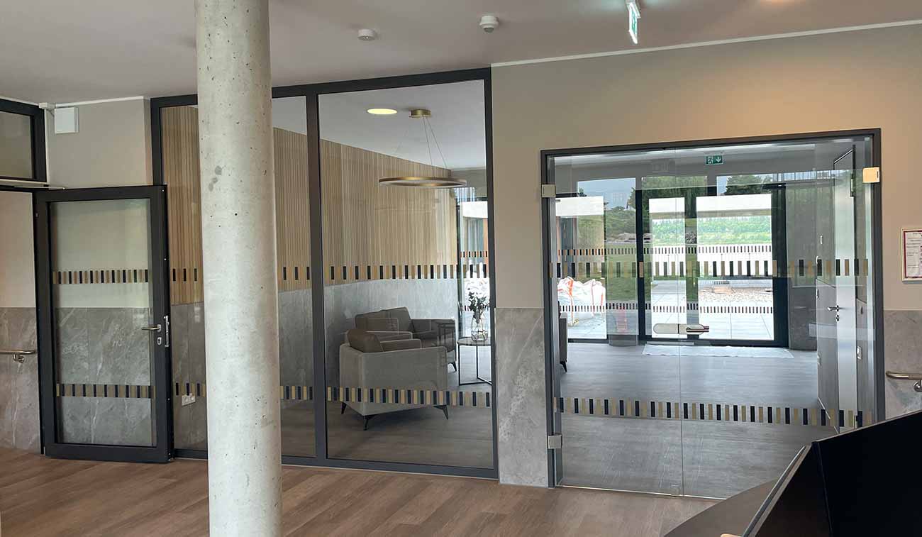 Anlaufschutz Glas Sicherheitsmarkierung