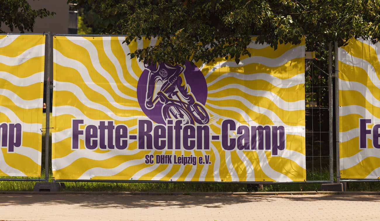 mesh banner mit druck mesh banner drucken lassen