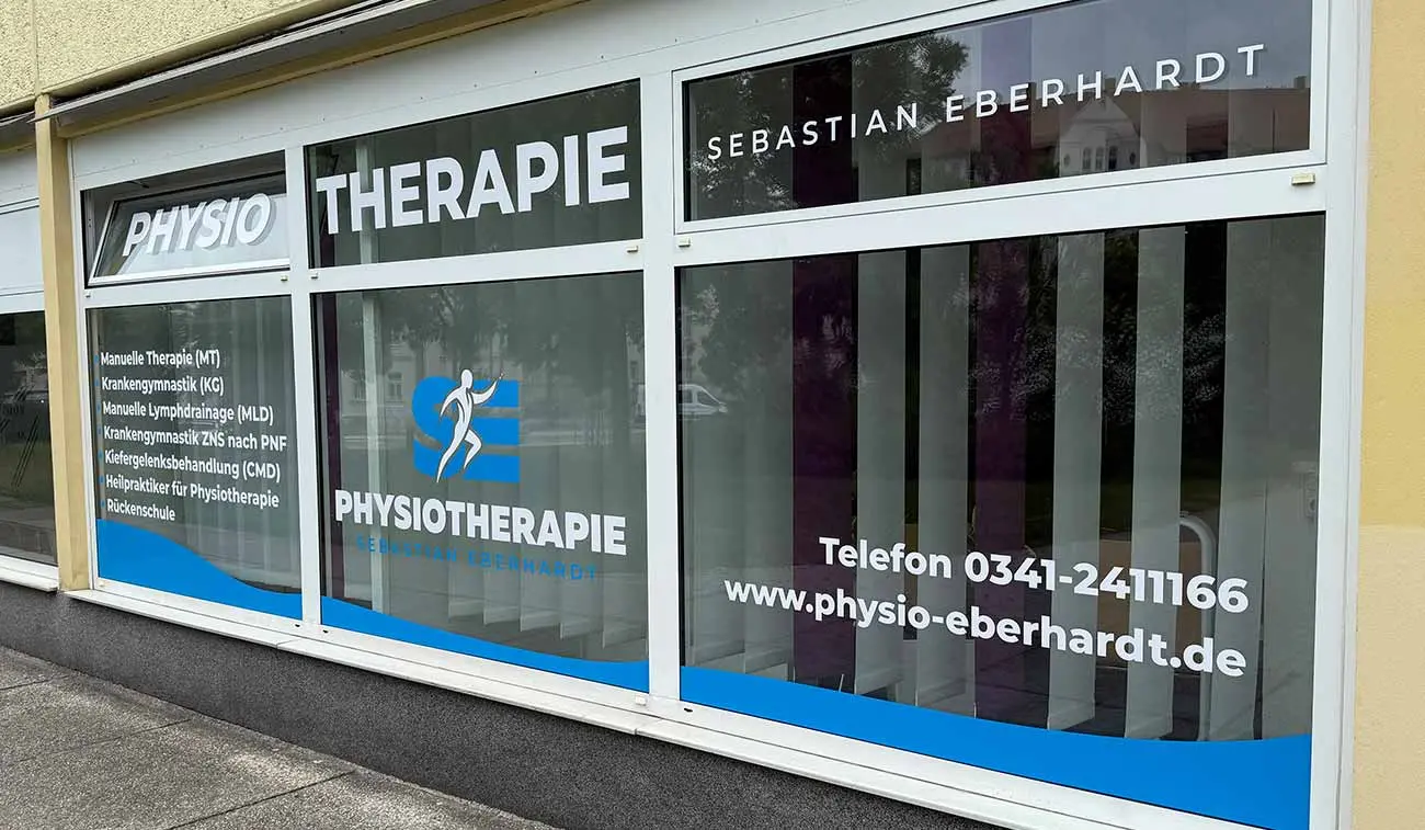 schaufensterbeschriftung-physiotherapie-03