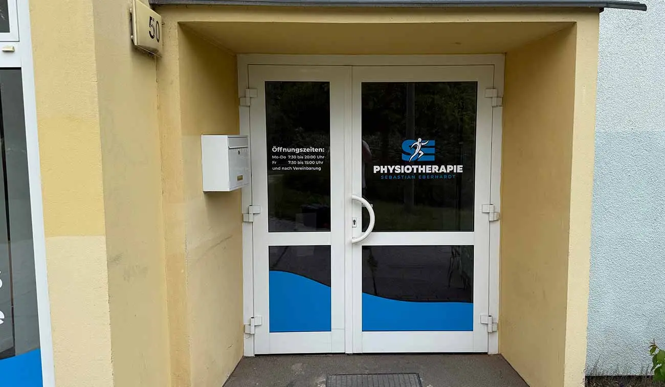 schaufensterbeschriftung-physiotherapie-04