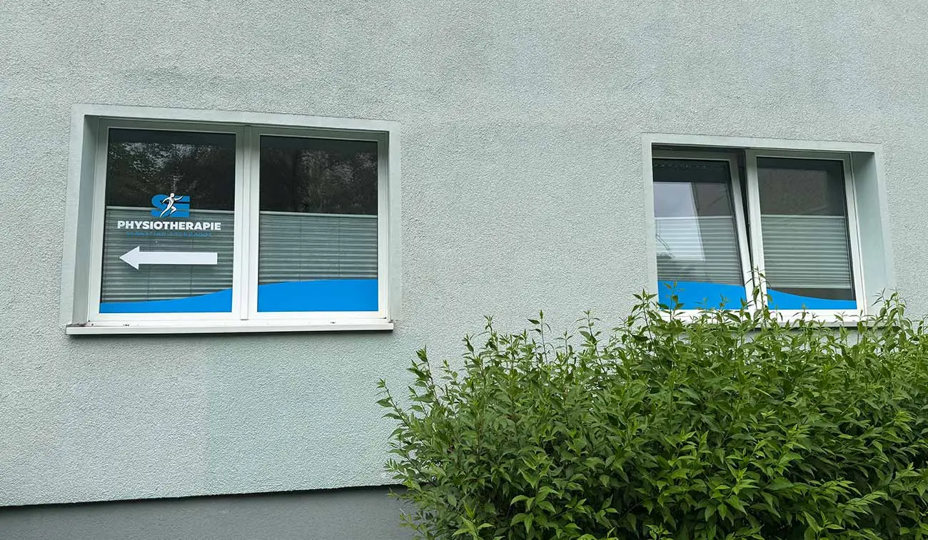 schaufensterbeschriftung-physiotherapie-05